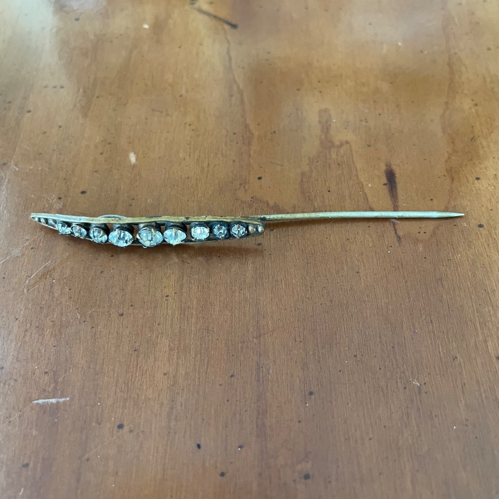 VTG Victorian Stick-Pin, Crescent-Moon Top & Clear Stones in Copper Tone Metal - Picture 6 of 9